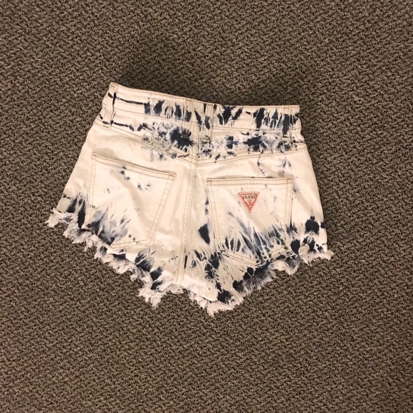 GUESS washed jean shorts - Picture 2 of 2